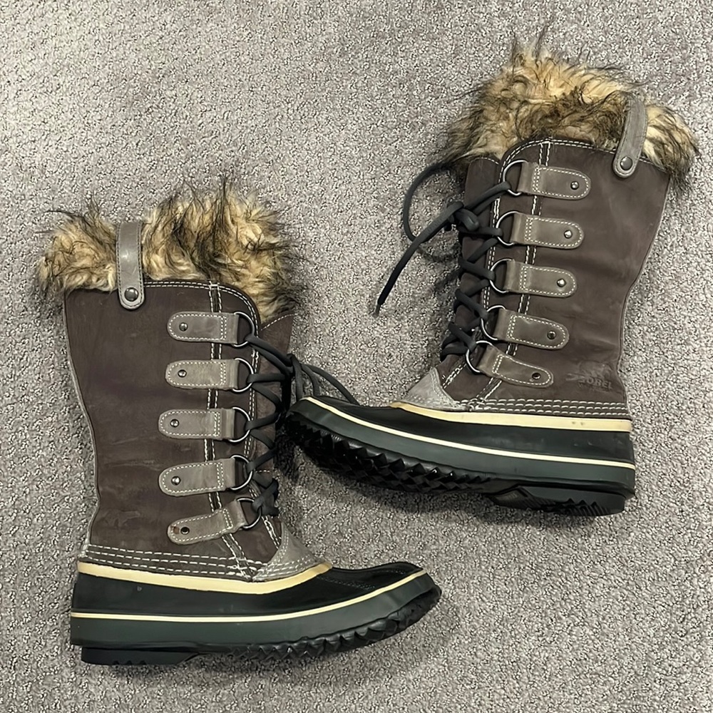 Sorel Joan of the Arctic snow boot